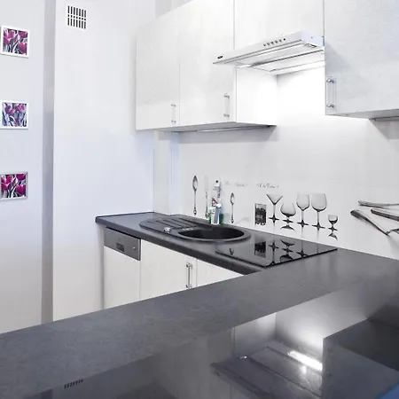 Goodnight Business - Panska Apartment